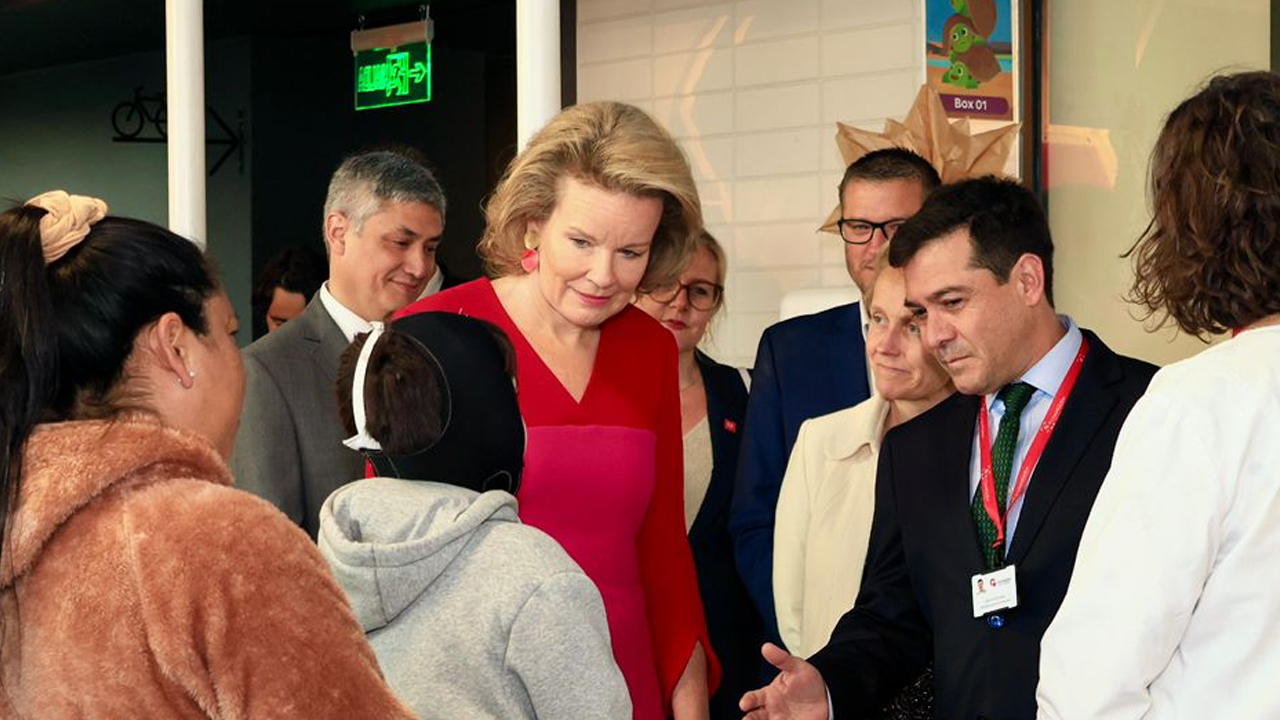 La Reina de los Belgas visita COANIQUEM: Ciencia, Empatía y Cooperación para la Rehabilitación Infantil